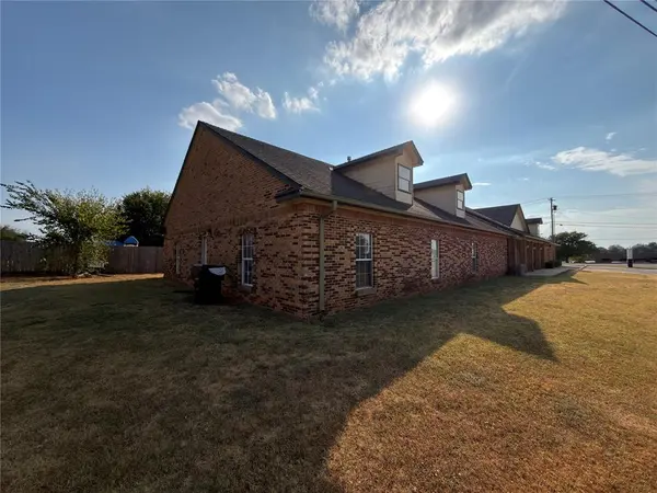2000 S Douglas BLVD, Midwest City, OK 73130