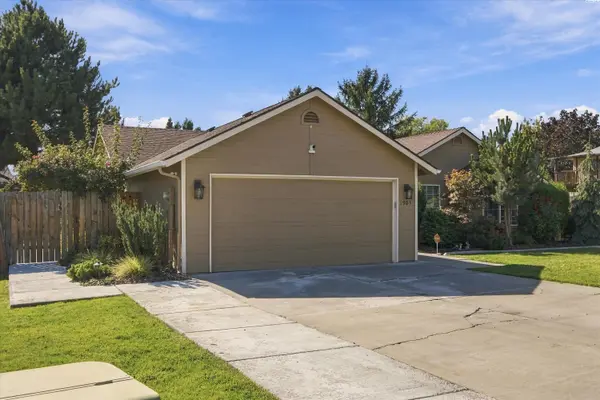 1905 W 24th Ave, Kennewick, WA 99337