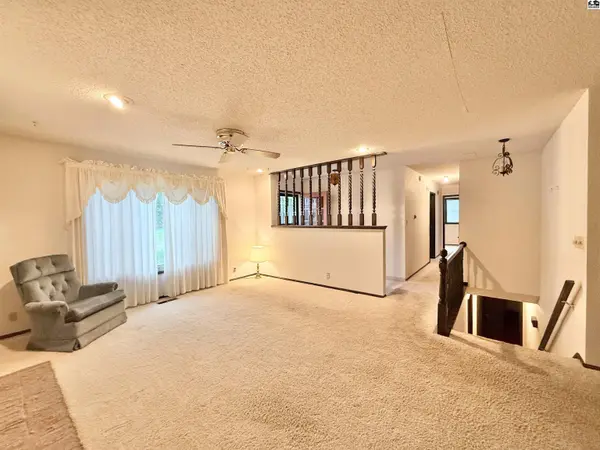 4109 Quivira Rd, Hutchinson, KS 67502