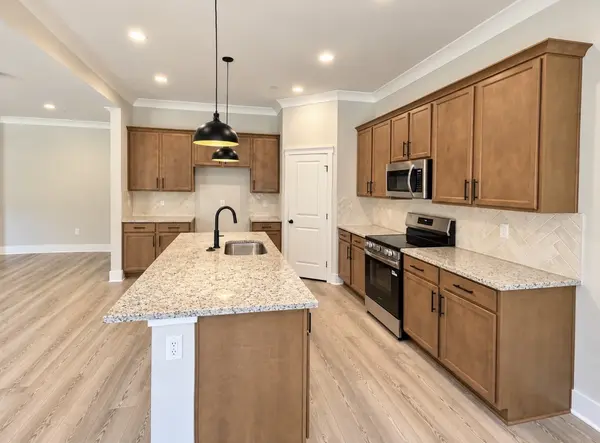 8732 Turnbull Dr, Pleasant View, TN 37146