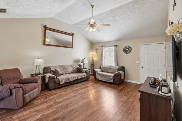 2914 Holsted Dr, Murfreesboro, TN 37128