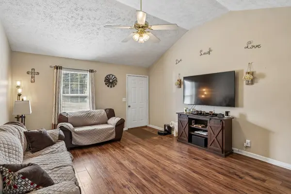 2914 Holsted Dr, Murfreesboro, TN 37128