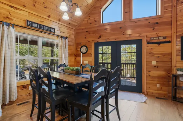4375 Chamberlain Ln, Sevierville, TN 37862