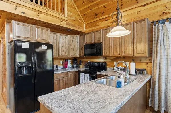 4375 Chamberlain Ln, Sevierville, TN 37862