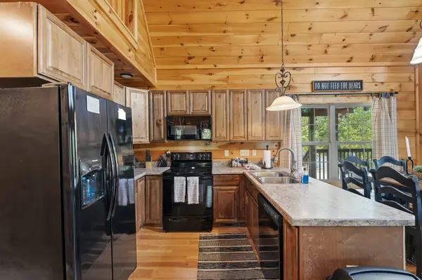 4375 Chamberlain Ln, Sevierville, TN 37862