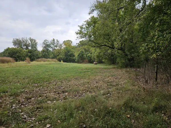 5570 Jr Jones Rd, Cedar Hill, TN 37032