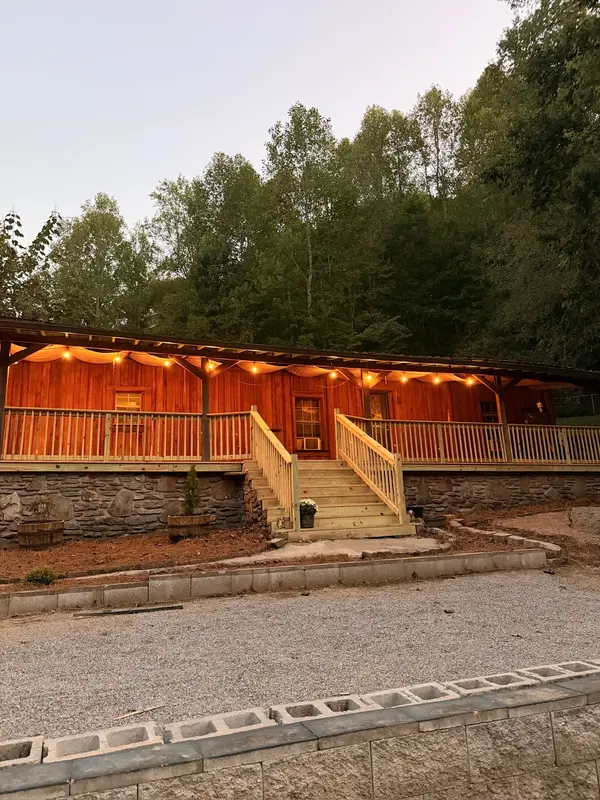 150 Amons Ln, Lafayette, TN 37083