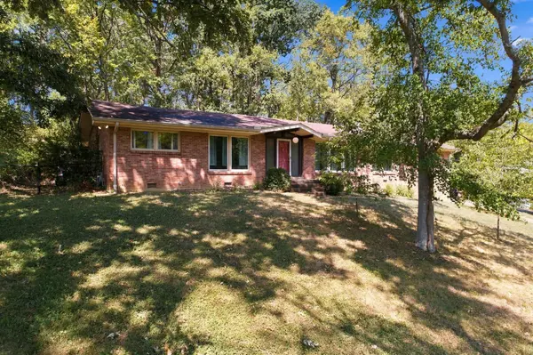 195 Forestwood Dr, Nashville, TN 37209