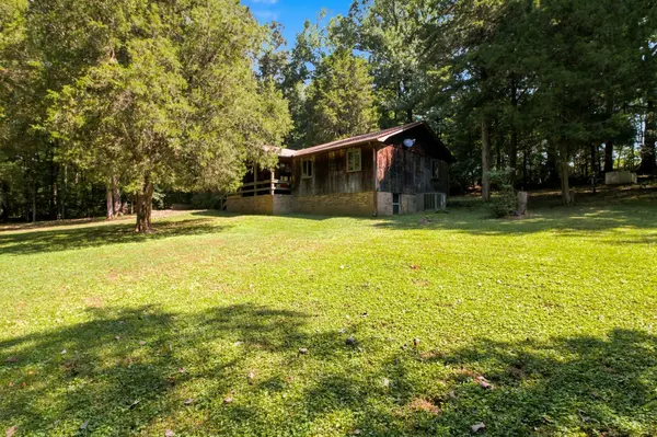 371 Wildwood Ln, Paris, TN 38242