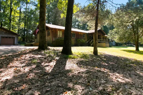371 Wildwood Ln, Paris, TN 38242