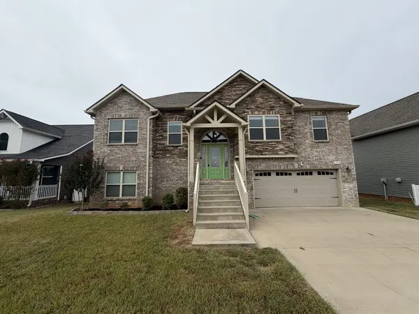 1004 Shirley Dr, Clarksville, TN 37042