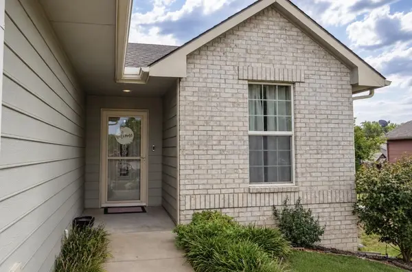 2143 East Quail Hollow Street, Derby, KS 67037