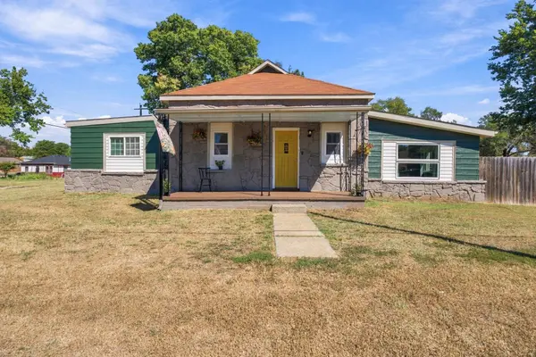 608 W Cedar, Arkansas City, KS 67005