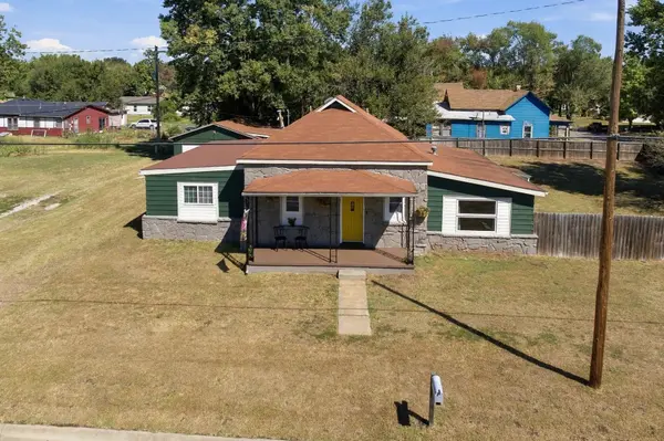 608 W Cedar, Arkansas City, KS 67005
