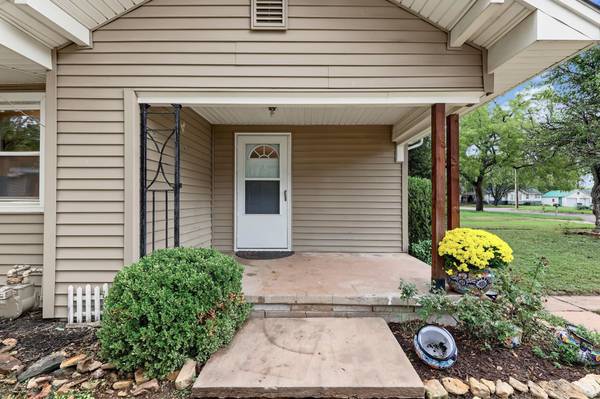 709 S High, El Dorado, KS 67042