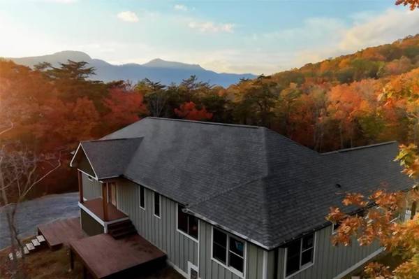 864 Matho TRCE, Lake Lure, NC 28746