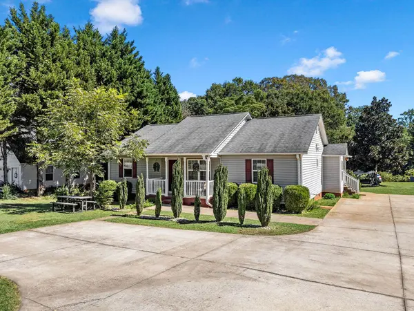 8378 Valley Falls RD, Boiling Springs, SC 29316