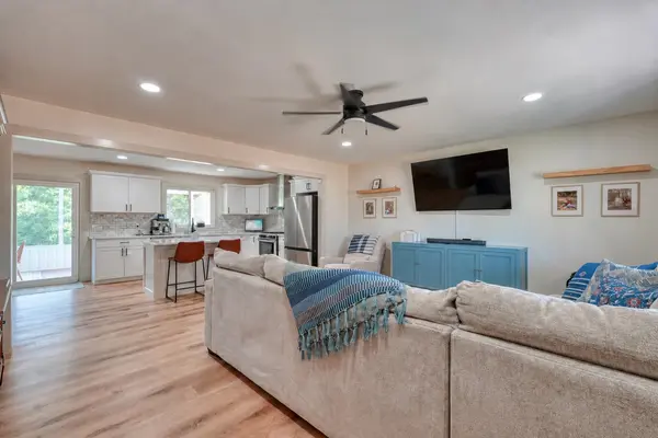 406 Creekside DR, Boiling Springs, SC 29316