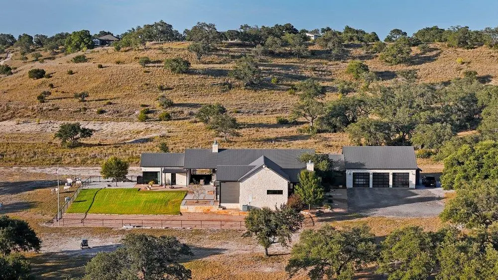 417 Summit Spring LN, Johnson City, TX 78636