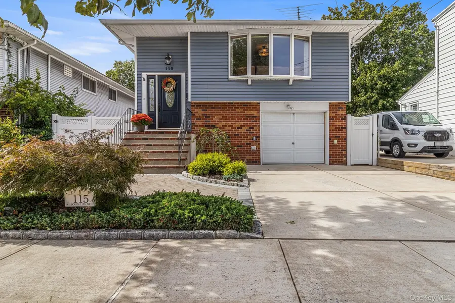 115 S 11th ST, New Hyde Park, NY 11040
