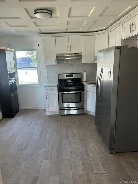 133 Marie ST, Lindenhurst, NY 11757
