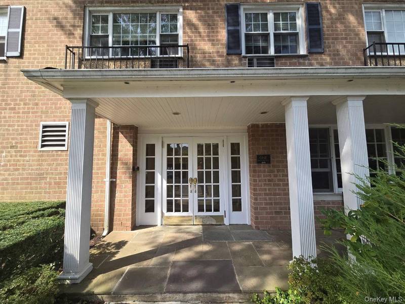 1 Consulate DR #1E, Tuckahoe, NY 10707