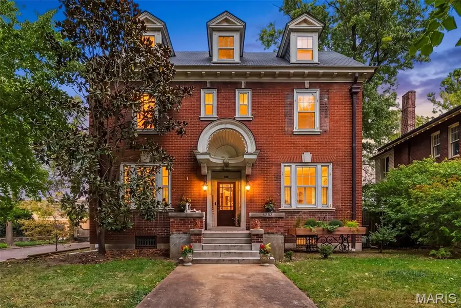 6253 Washington AVE, St Louis, MO 63130