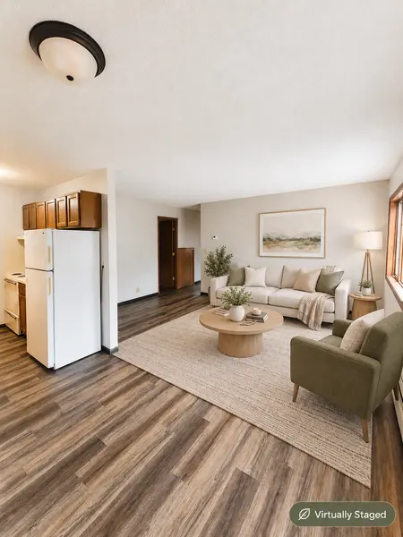 222 6th ST SW #2, Madelia, MN 56062