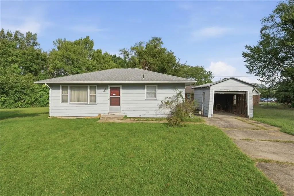 2115 SE Jefferson ST, Topeka, KS 66605