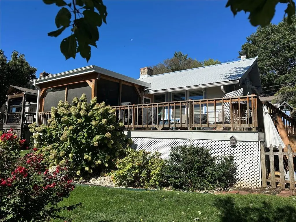 35 Emerald Shore DR, Lake Tapawingo, MO 64015