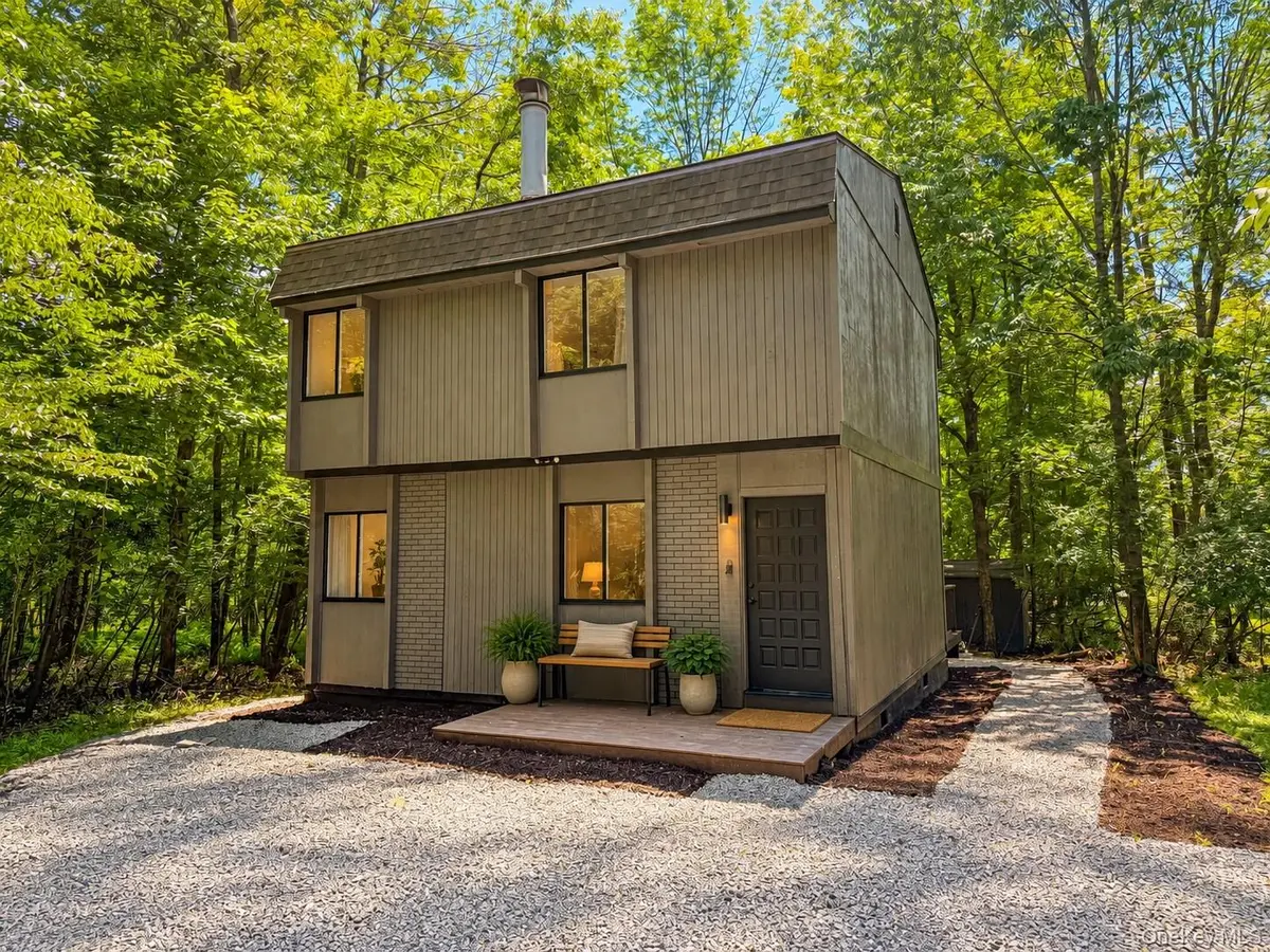 9 Lake DR, Parksville, NY 12768