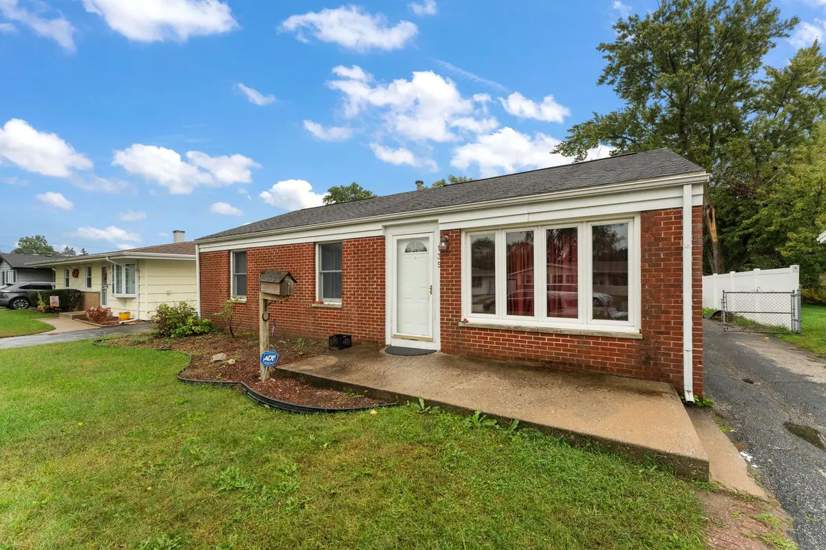 135 Laura LN, Thornton, IL 60476