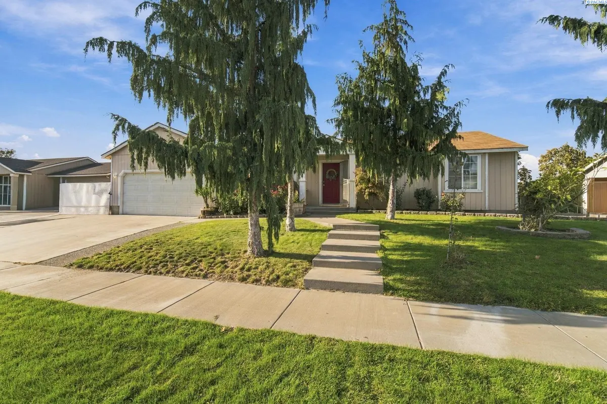 4819 Kalahari Dr, Pasco, WA 99301