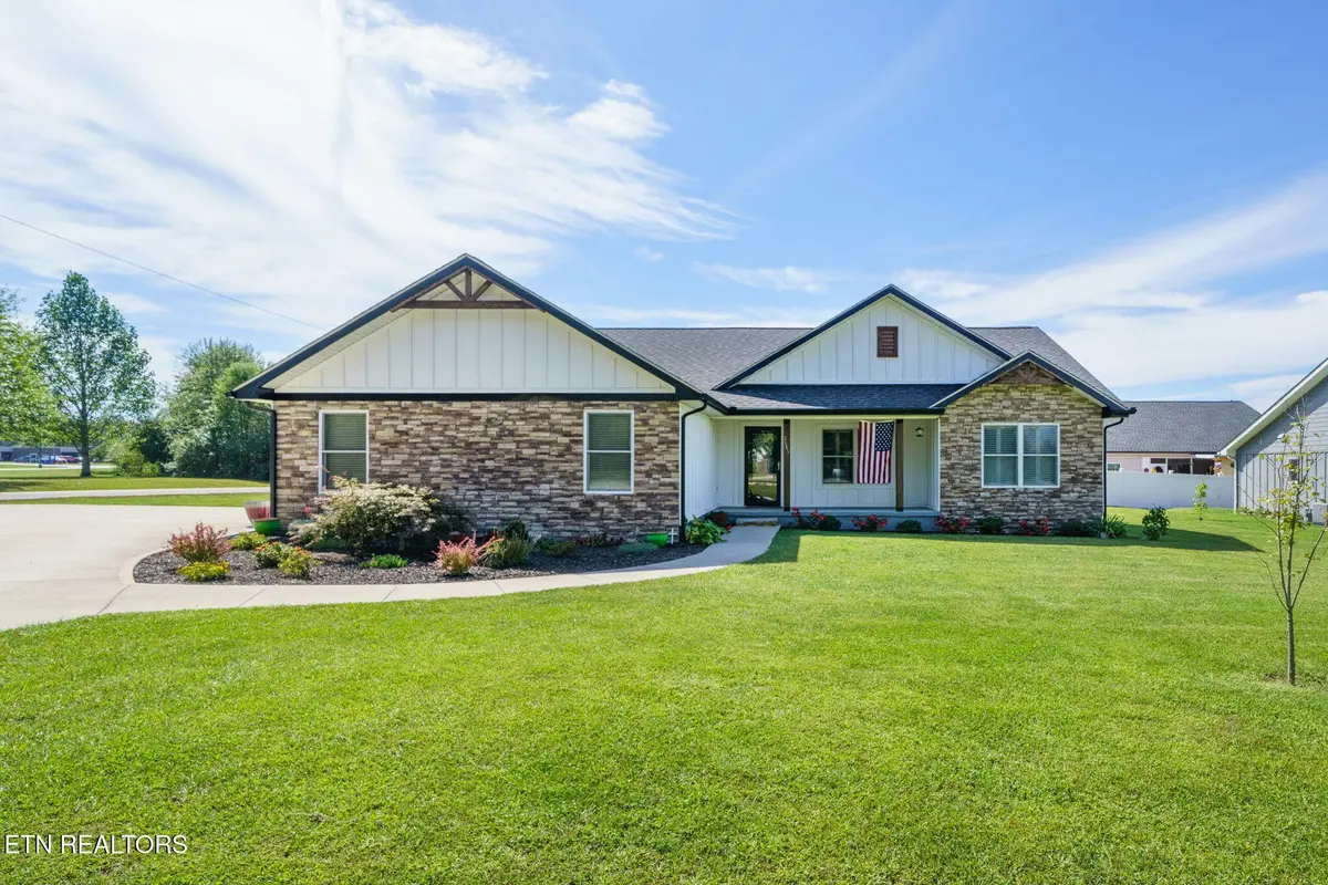 2643 Cook Rd, Crossville, TN 38571