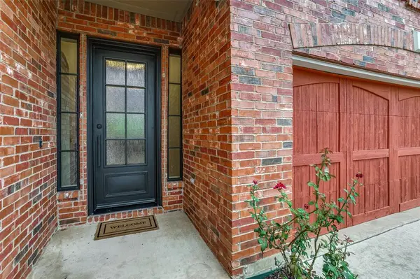 2206 Muskeg Lane, Euless, TX 76039