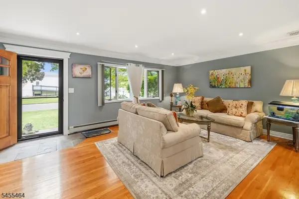 663 Plympton St, New Milford Boro, NJ 07646