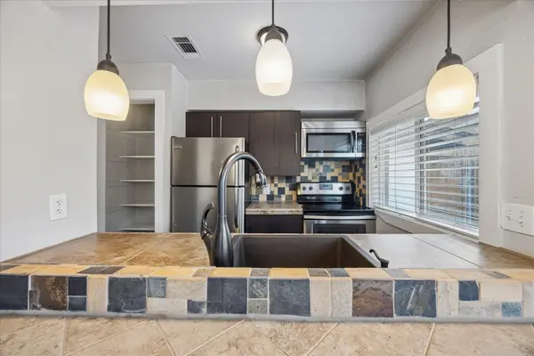 2717 Parker LN #B, Austin, TX 78741