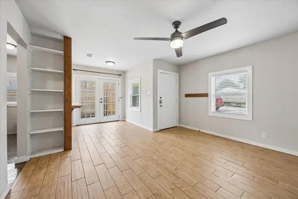 2717 Parker LN #B, Austin, TX 78741