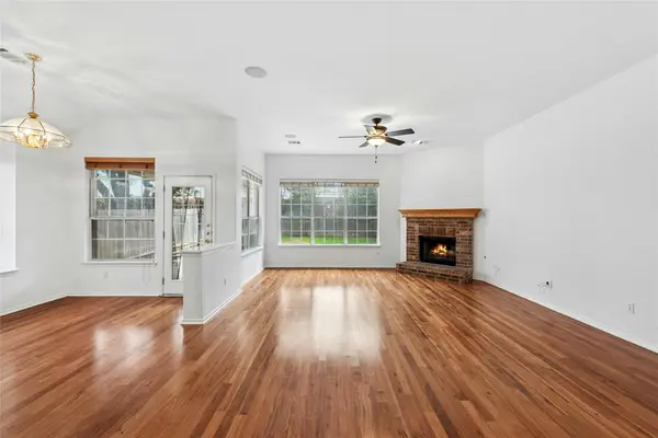 1421 Hargis CRK, Austin, TX 78717