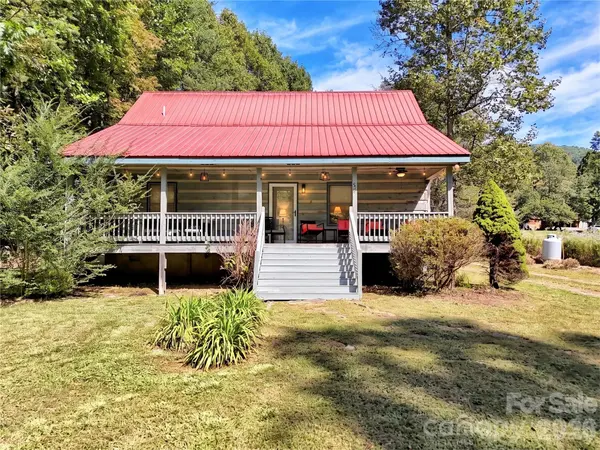 57 Pebble DR, Whittier, NC 28789