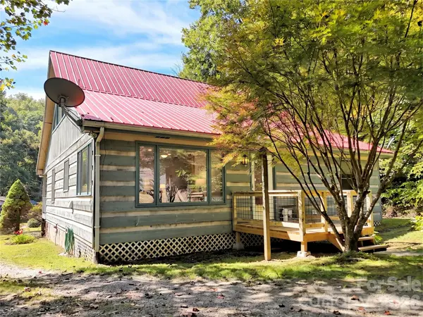 57 Pebble DR, Whittier, NC 28789
