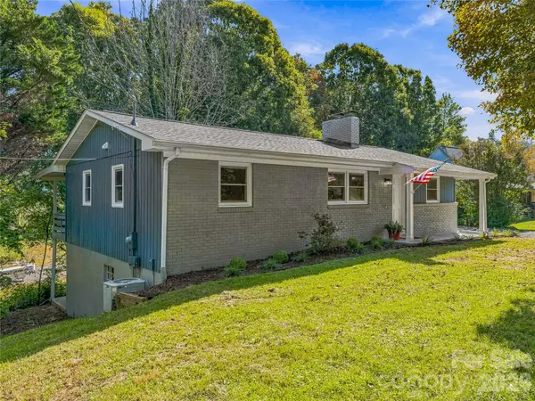 71 Murphy Hill RD, Weaverville, NC 28787
