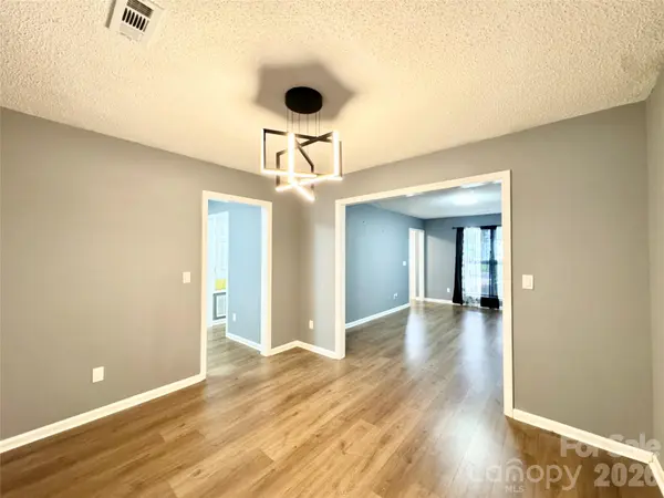 1634 Pamela Lorraine DR, Charlotte, NC 28213