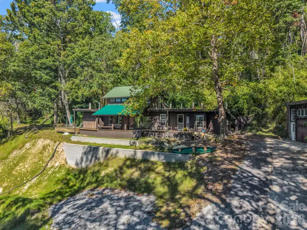 500 E Poplar DR, Hendersonville, NC 28792