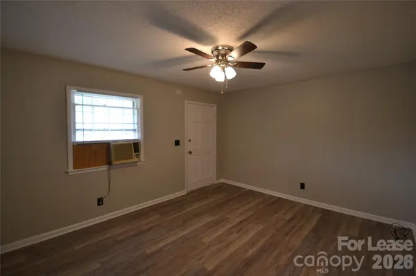 102 Sunset DR, Stanley, NC 28164