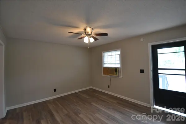 102 Sunset DR, Stanley, NC 28164