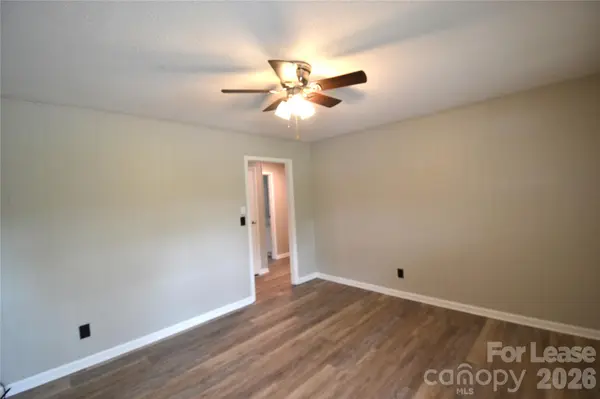 102 Sunset DR, Stanley, NC 28164