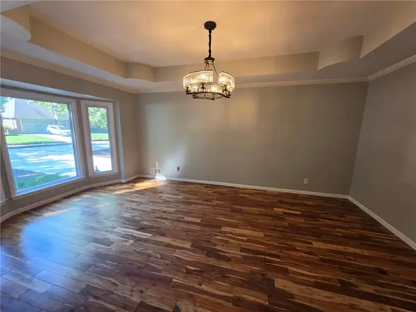 9600 W 105TH TER, Overland Park, KS 66212