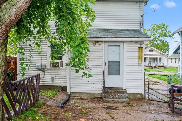 1518 WEBSTER ST, South Bend, IN 46613