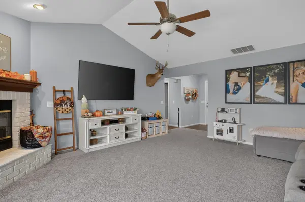 12432 Wandering WAY, Fort Wayne, IN 46818